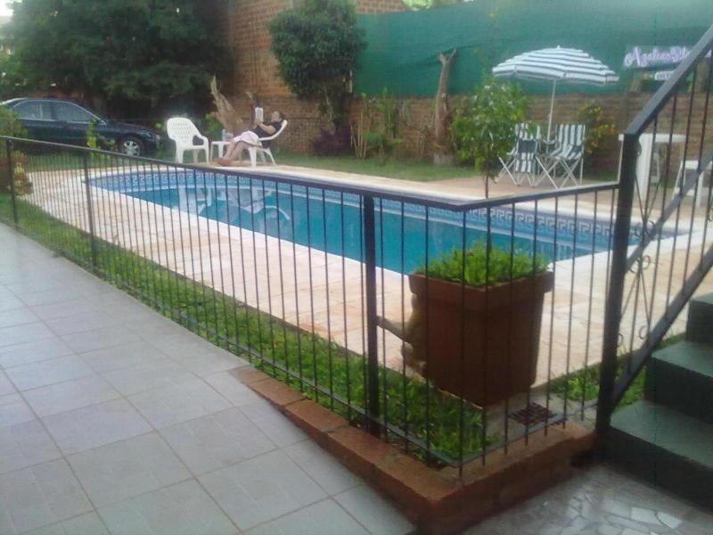 Residencial Azaleas Place 푸에르토이과수 외부 사진